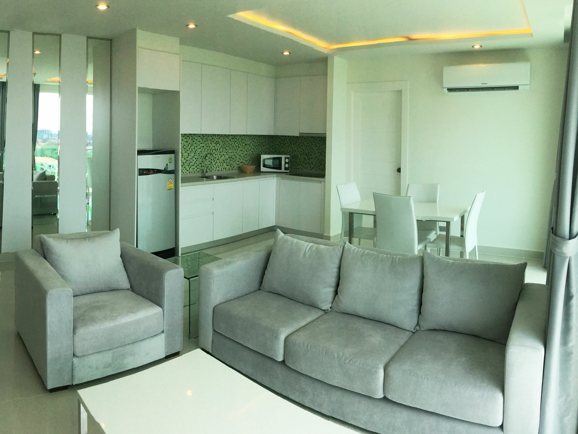 Amazon Residence By Pattaya Sunny Rentals Jomtien Beach Exterior foto